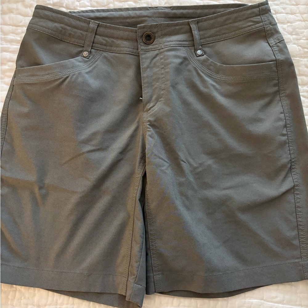 Kuhl Women’s  Flat Front Shorts in Gray